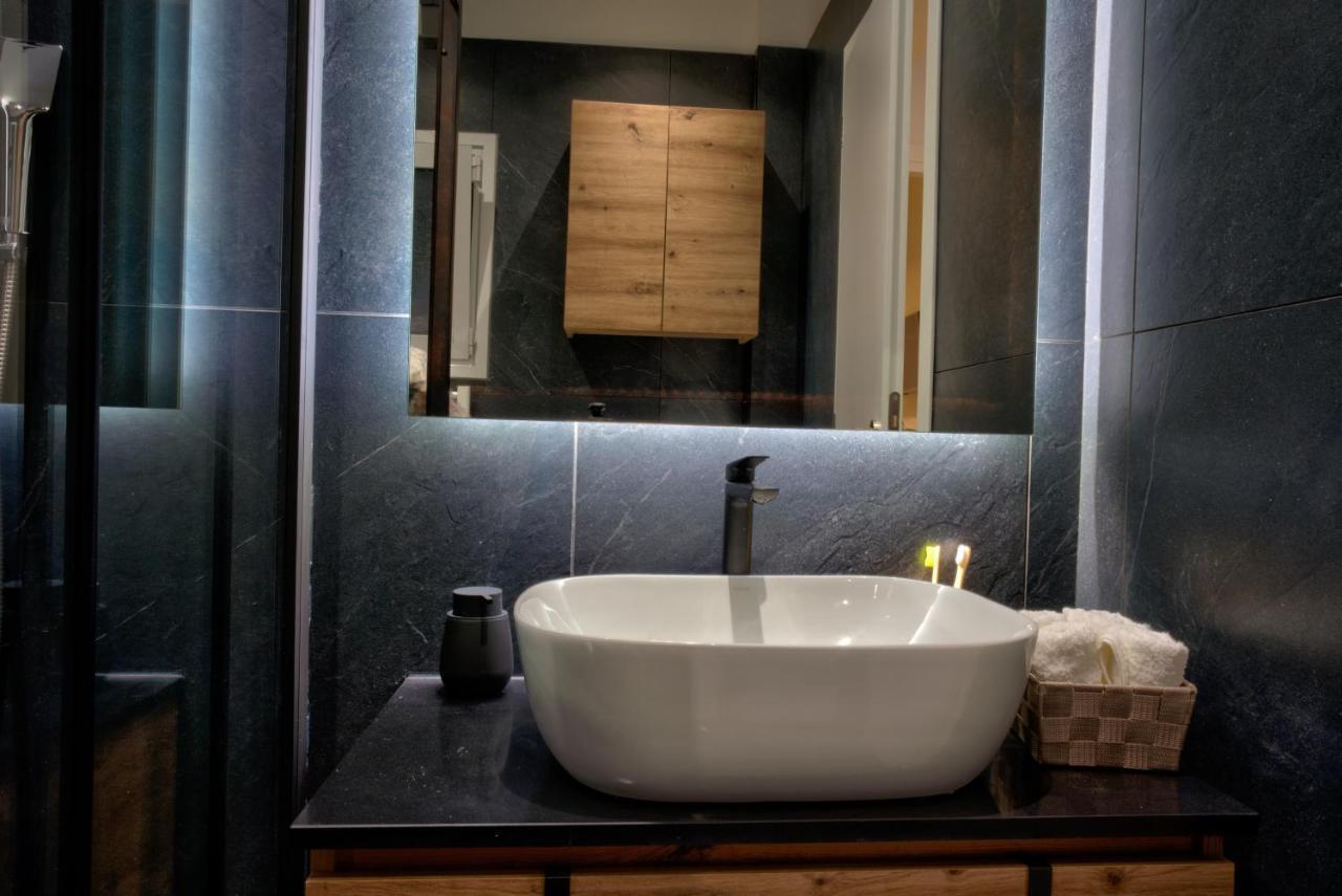 The Cosy Luxurious Seaside Apartment أثينا المظهر الخارجي الصورة